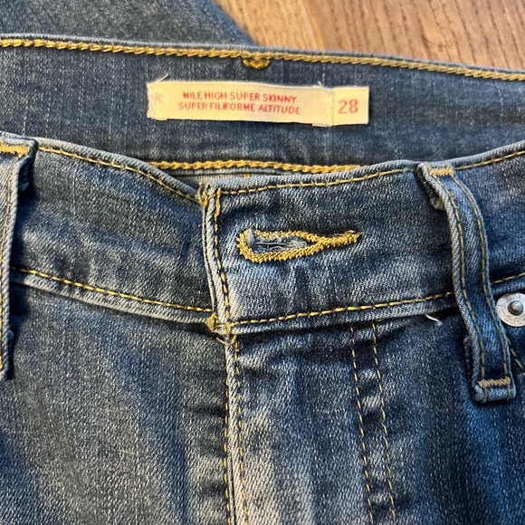 Aritzia Levi’s Mile high super skinny jeans size 28 W 30 L - Picture 2 of 4